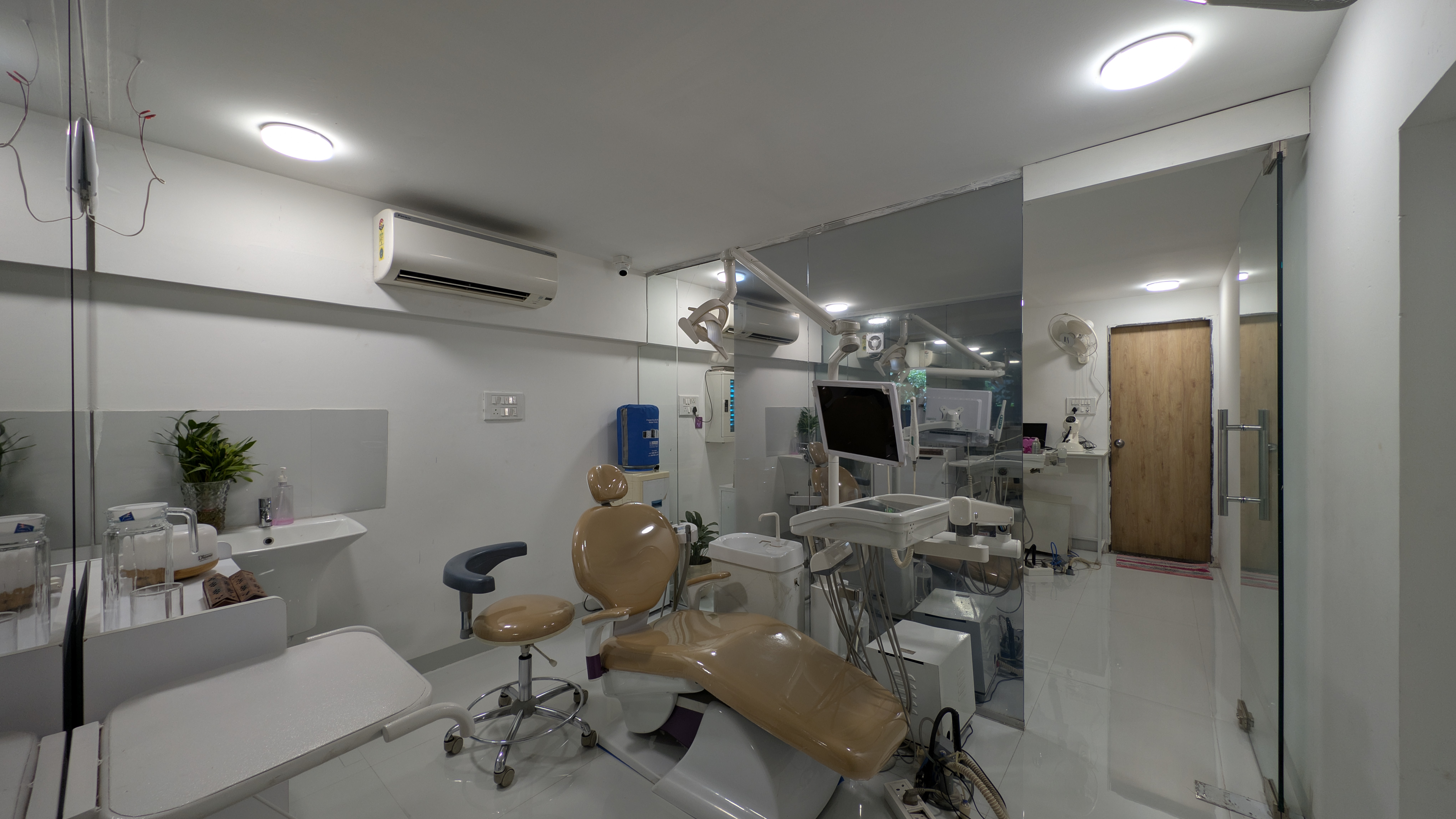 Dhanori clinic equipment